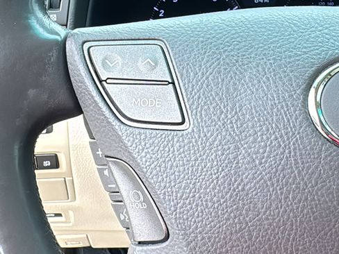 Used 2011 Lexus LS 460 w/ Comfort Pkg image 23