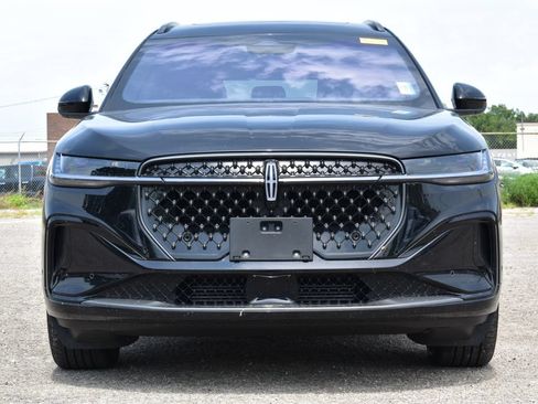 Used 2024 Lincoln Nautilus Reserve w/ Equipment Group 203A AWD/4WD image 2