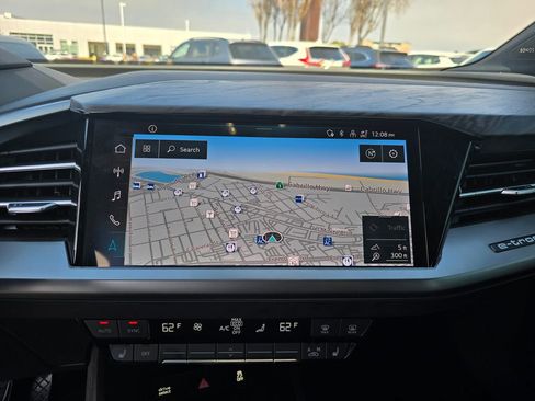 Used 2024 Audi Q4 e-tron Premium Plus image 17