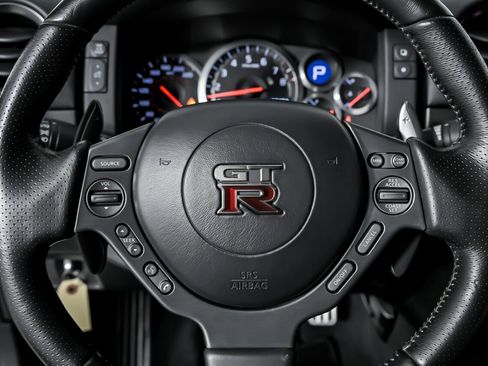 Used 2013 Nissan GT-R Black Edition image 27