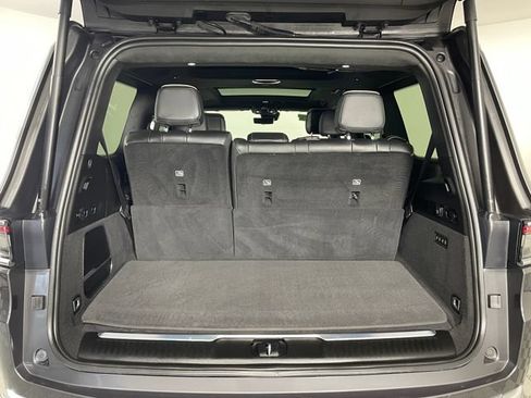 Certified 2022 Jeep Grand Wagoneer Series II w/ Convenience Group III AWD/4WD image 18