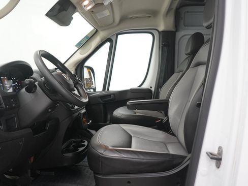 Used 2024 RAM ProMaster 2500 w/ Convenience Group FWD image 18
