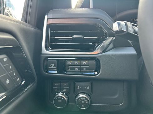 New 2026 GMC Yukon XL Denali image 21