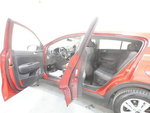 Used 2019 Kia Sportage LX image 17