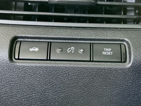 Used 2023 Nissan Altima 2.5 SV FWD image 17