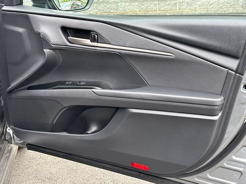 Used 2025 Toyota Camry SE FWD image 7