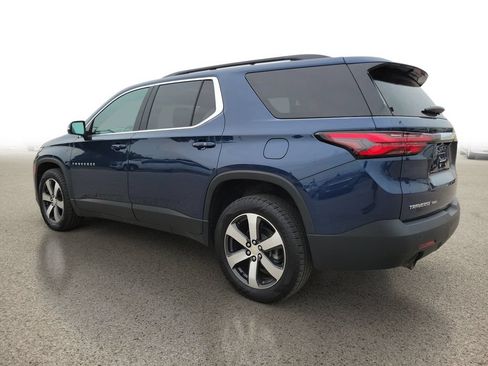 Used 2022 Chevrolet Traverse LT w/ LT Premium Package AWD/4WD image 3
