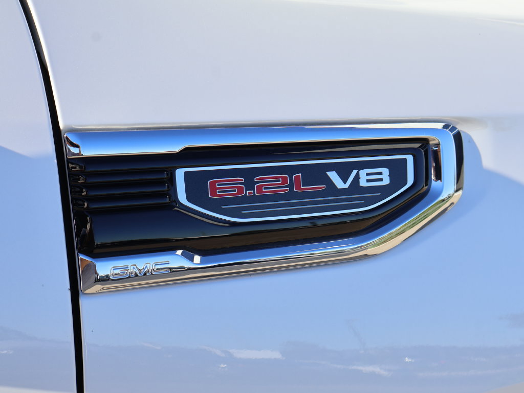 Used 2024 GMC Sierra 1500 Denali AWD/4WD image 10