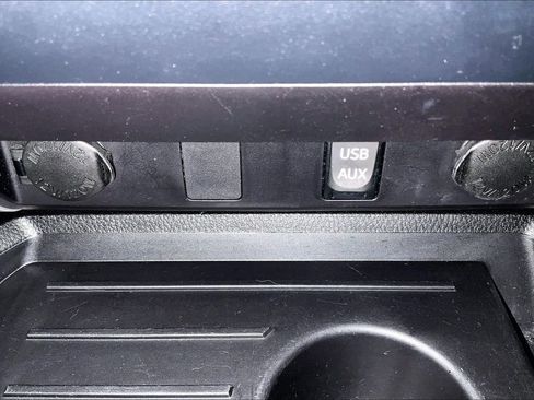 Used 2014 Toyota Tundra Limited image 34