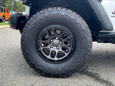 Certified 2023 Jeep Wrangler Unlimited Rubicon w/ Xtreme 35 Tire Package AWD/4WD image 9