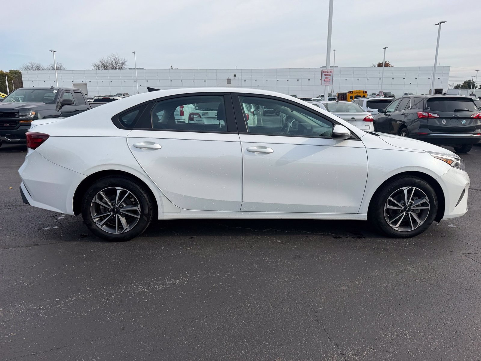 Used 2023 Kia Forte LXS w/ LXS Technology Package FWD image 5