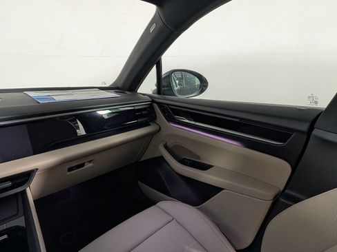 New 2026 Porsche Macan Electric RWD image 24