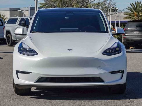 Used 2023 Tesla Model Y Performance image 2