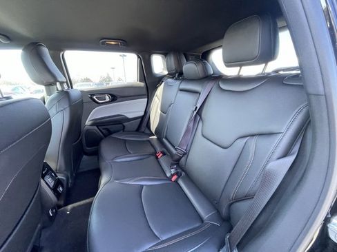 Used 2024 Jeep Compass Limited image 16