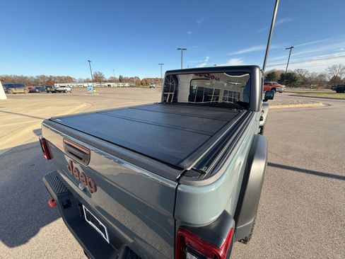 Used 2025 Jeep Gladiator Mojave w/ Convenience Group image 7