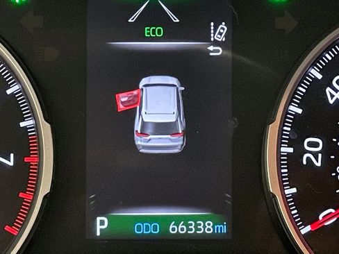 Used 2019 Toyota RAV4 XLE image 6