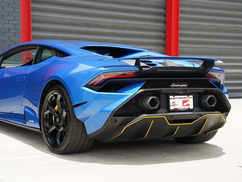 Used 2023 Lamborghini Huracan Tecnica RWD image 8