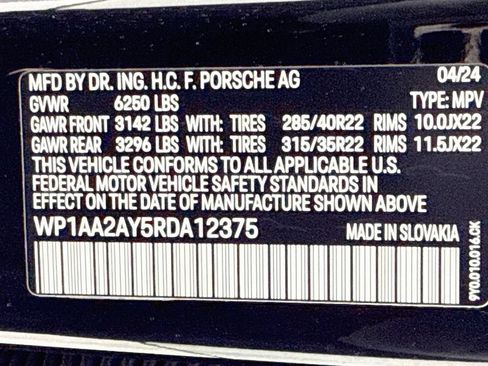 Certified 2024 Porsche Cayenne AWD/4WD image 33