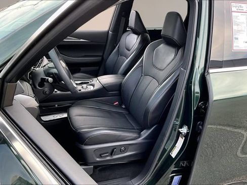Used 2026 INFINITI QX60 Luxe w/ Cargo Package FWD image 18