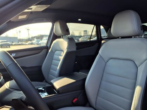 New 2025 Volkswagen Atlas Cross Sport SEL image 11