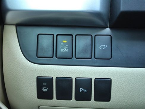 Used 2015 Toyota Highlander Limited AWD/4WD image 17