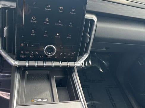 Used 2025 GMC Acadia Elevation image 23