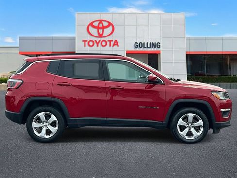 Used 2018 Jeep Compass Latitude w/ Popular Equipment Group AWD/4WD image 6