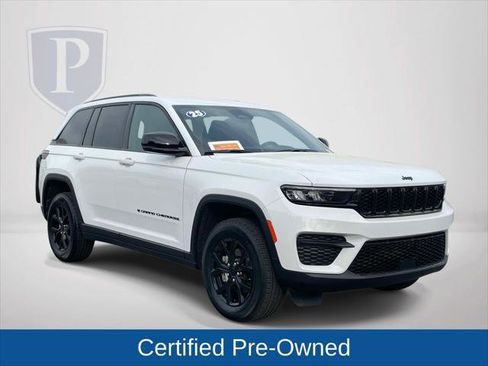 Certified 2025 Jeep Grand Cherokee Altitude AWD/4WD image 2