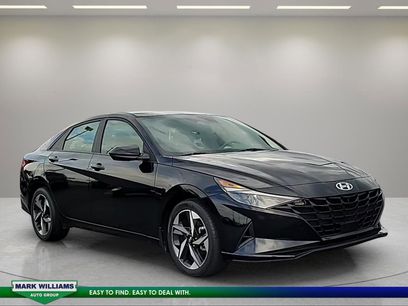 Used 2023 Hyundai Elantra SEL w/ Convenience Package