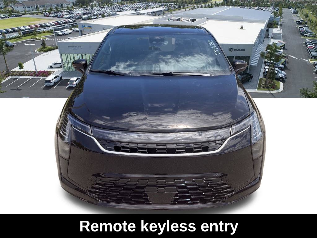 New 2027 Chrysler Pacifica Select w/ Family Tech Group FWD image 8