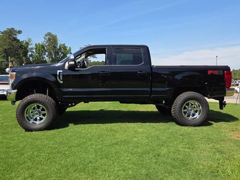 Used 2021 Ford F250 XLT w/ XLT Premium Package AWD/4WD image 2
