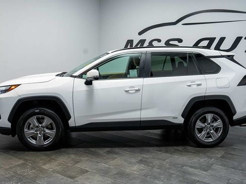 Used 2024 Toyota RAV4 LE AWD/4WD image 3