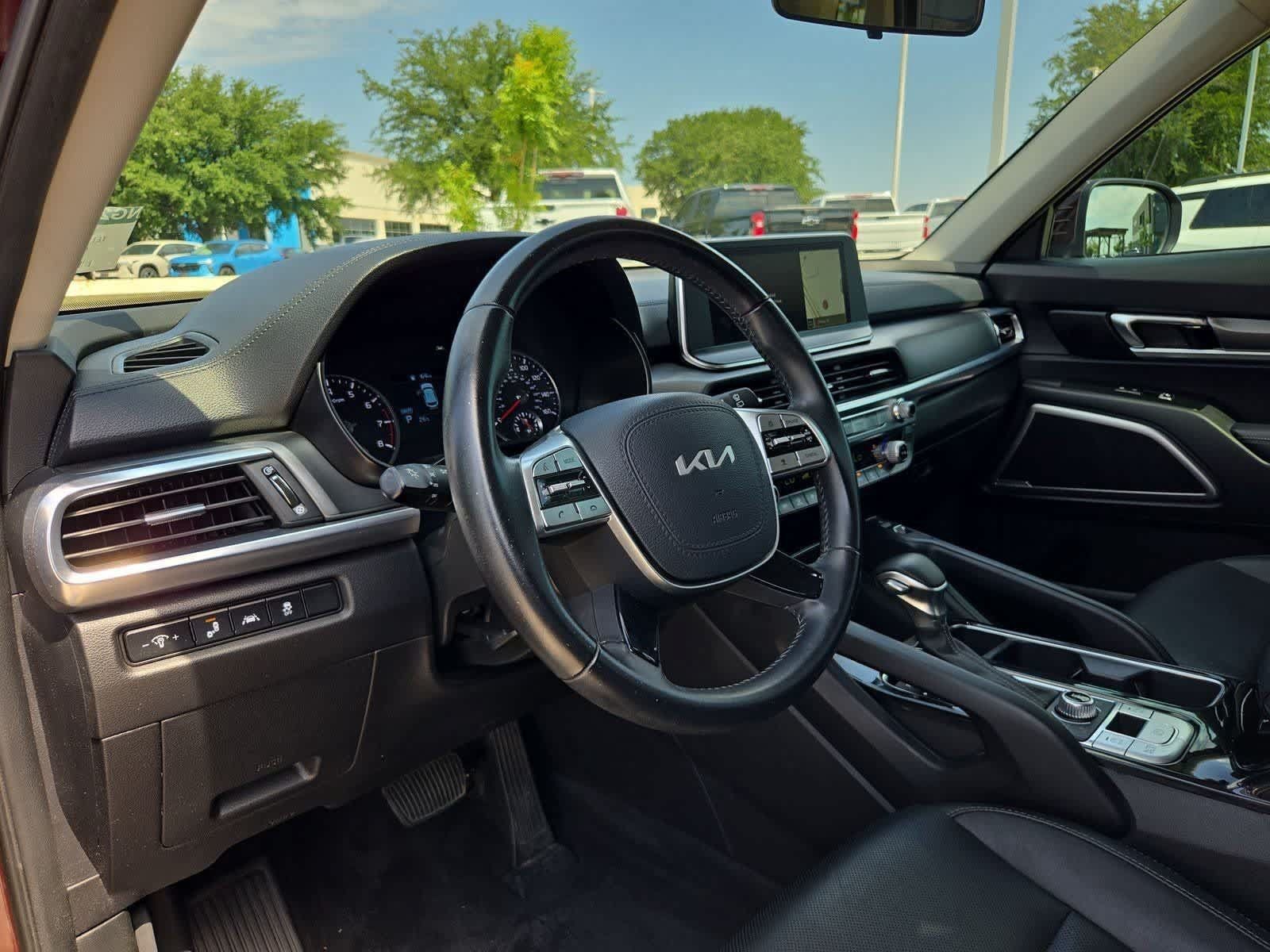 Certified 2022 Kia Telluride S AWD/4WD image 2