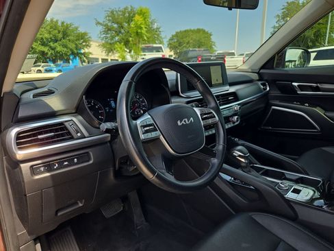 Certified 2022 Kia Telluride S AWD/4WD image 2