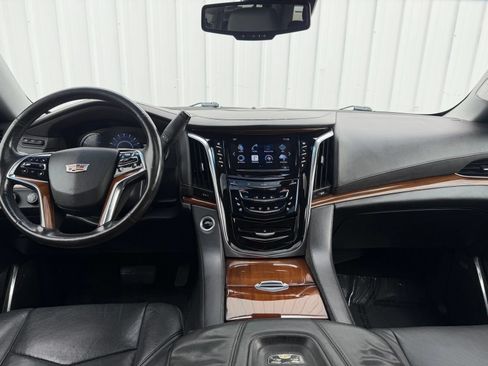 Used 2016 Cadillac Escalade Premium AWD/4WD image 2