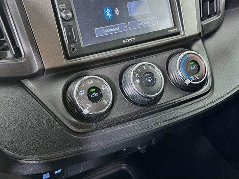 Used 2017 Toyota RAV4 LE FWD image 14