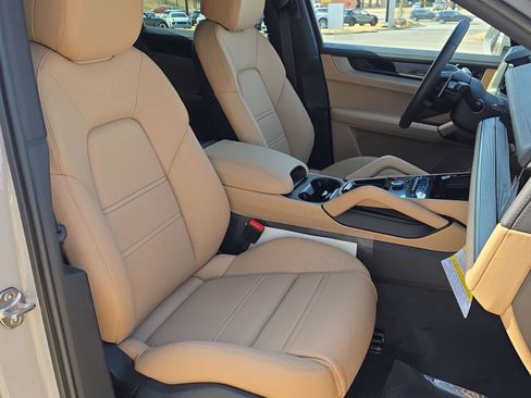 New 2026 Porsche Cayenne S image 27