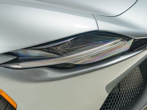 Certified 2022 Ferrari Roma RWD image 33