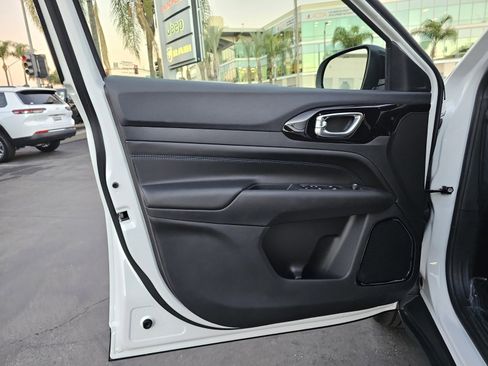 New 2026 Jeep Compass Latitude image 20