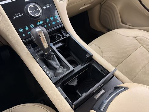 Used 2013 Ford Taurus Limited FWD image 17