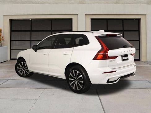 Certified 2024 Volvo XC60 B5 Core AWD/4WD image 2