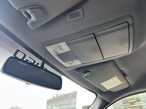 Used 2012 Ford F150 XLT w/ XLT Chrome Pkg image 19