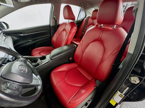 Used 2020 Toyota Camry SE image 13