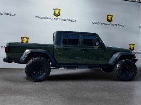Used 2023 Jeep Gladiator Sport AWD/4WD image 4