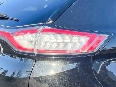 Used 2015 Ford Edge SEL w/ Equipment Group 201A image 8