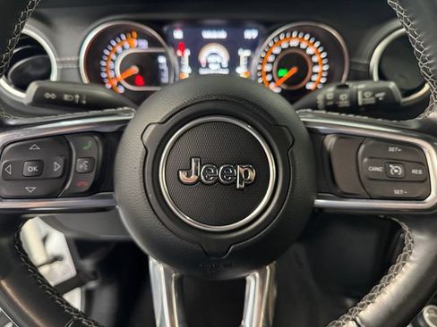 Used 2021 Jeep Wrangler Unlimited Sahara w/ Uconnect 4C Nav & Sound Group AWD/4WD image 19