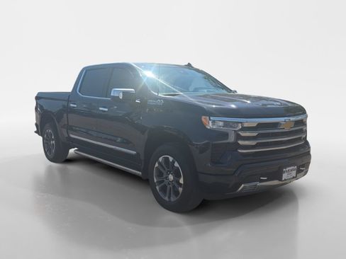 Used 2023 Chevrolet Silverado 1500 High Country w/ Technology Package AWD/4WD image 9
