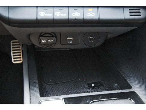 Certified 2025 Hyundai Elantra Sport FWD image 28