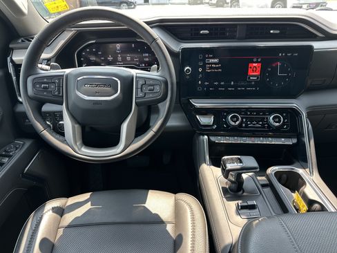 Used 2024 GMC Sierra 1500 Denali w/ Denali Reserve Package AWD/4WD image 17