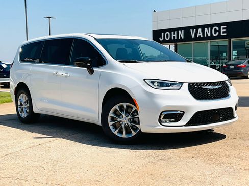 New 2025 Chrysler Pacifica Select image 34